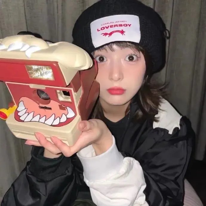 院子里的女人